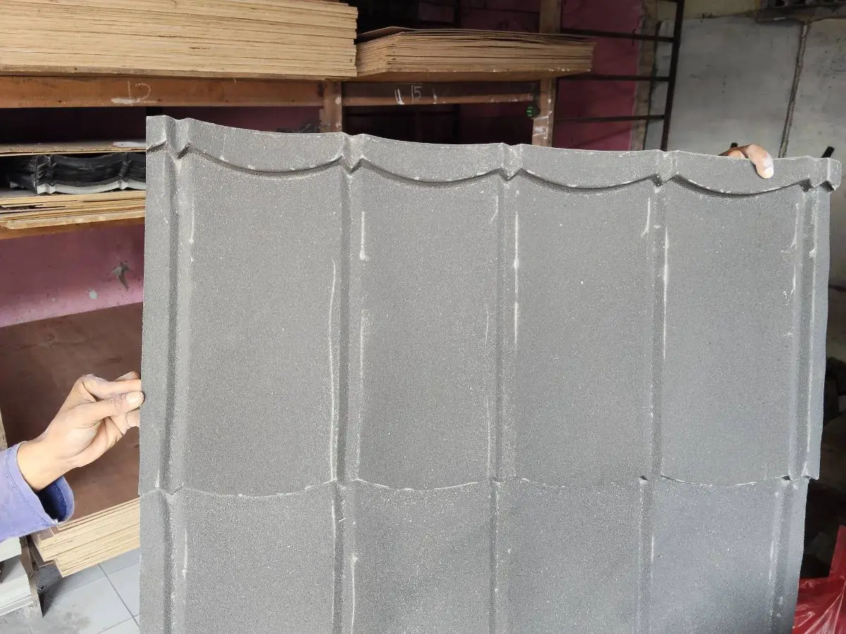 Genteng Metal Pasir- 80x80 - Hitam