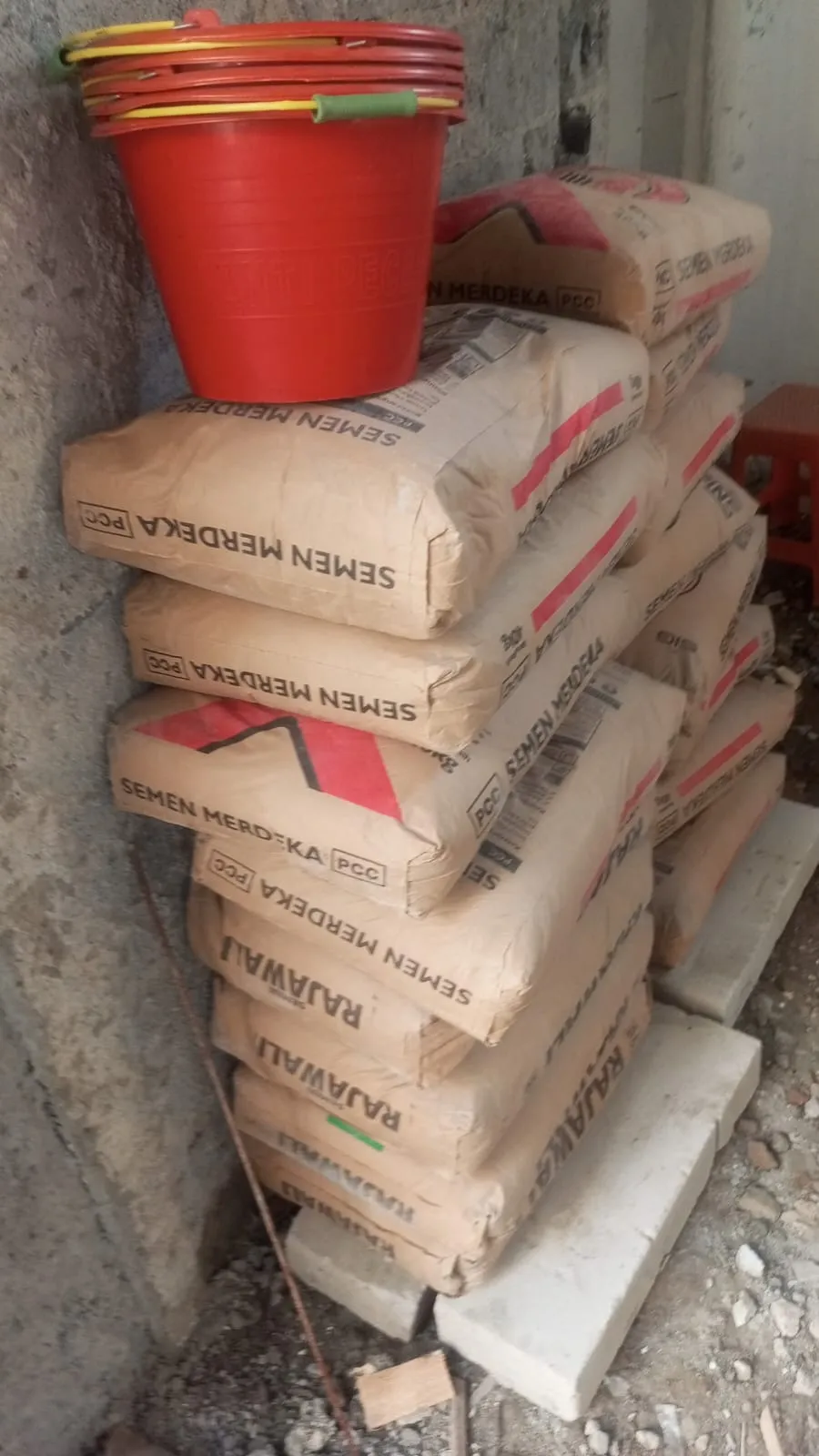 Pesanan Semen Merdeka dan Ember Cor Jl Jombang Raya
